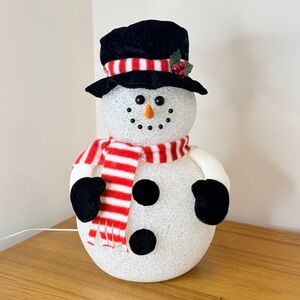 Merry Bright Melted Plastic Popcorn 14” Color Changing Light Up Snowman Scarf